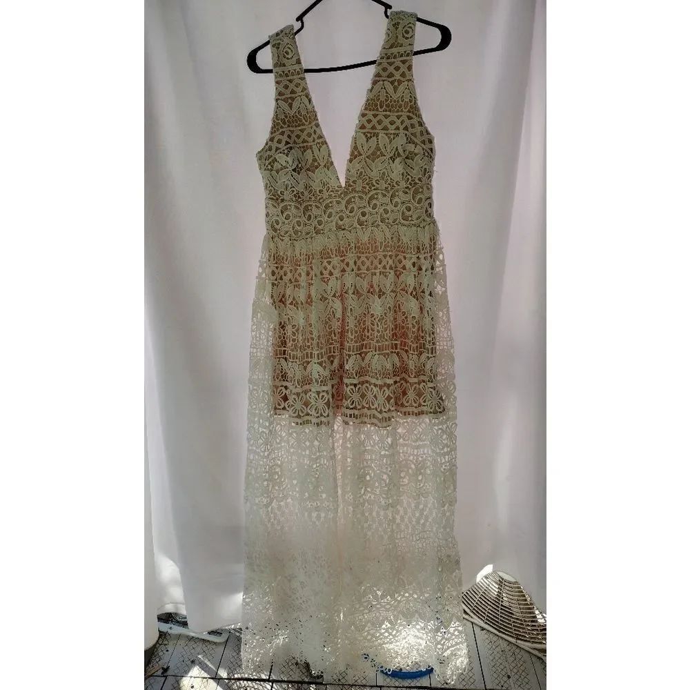 Lulus maxi dress   - Picture 1 of 11